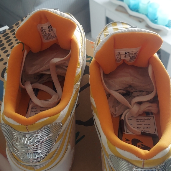 Nike Air Max 90 SE Fried Chicken